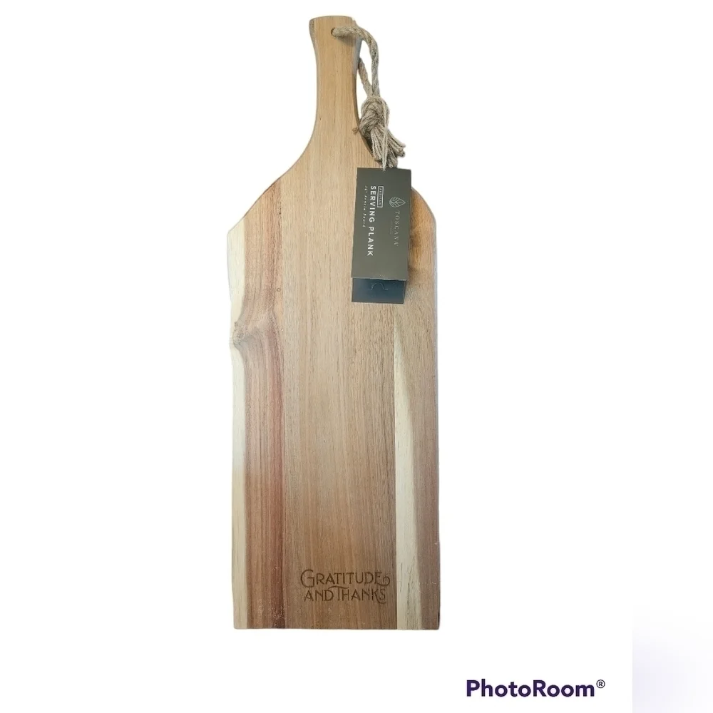 TOSCANA serving plank engraving says gratitude and Thanks.